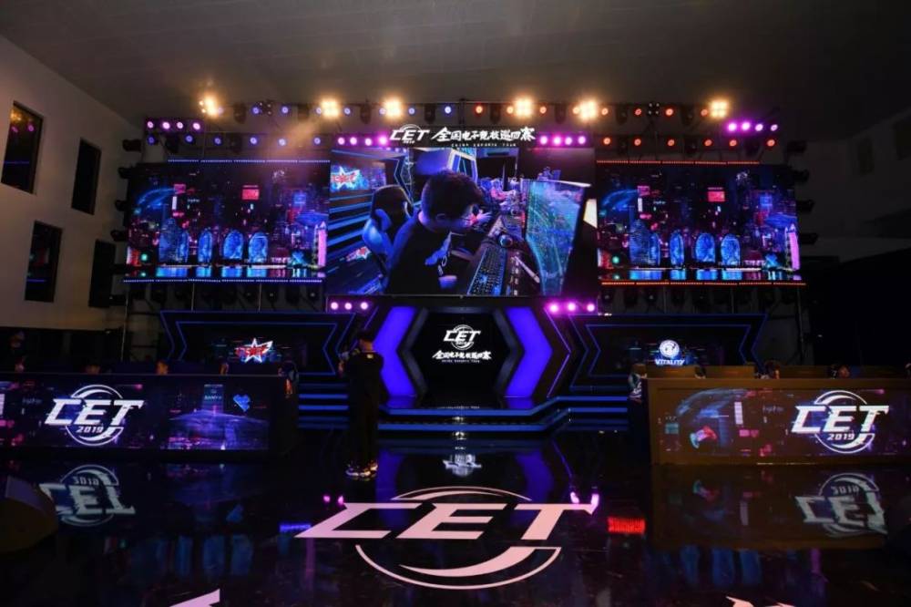 的表现同样 的表现同样