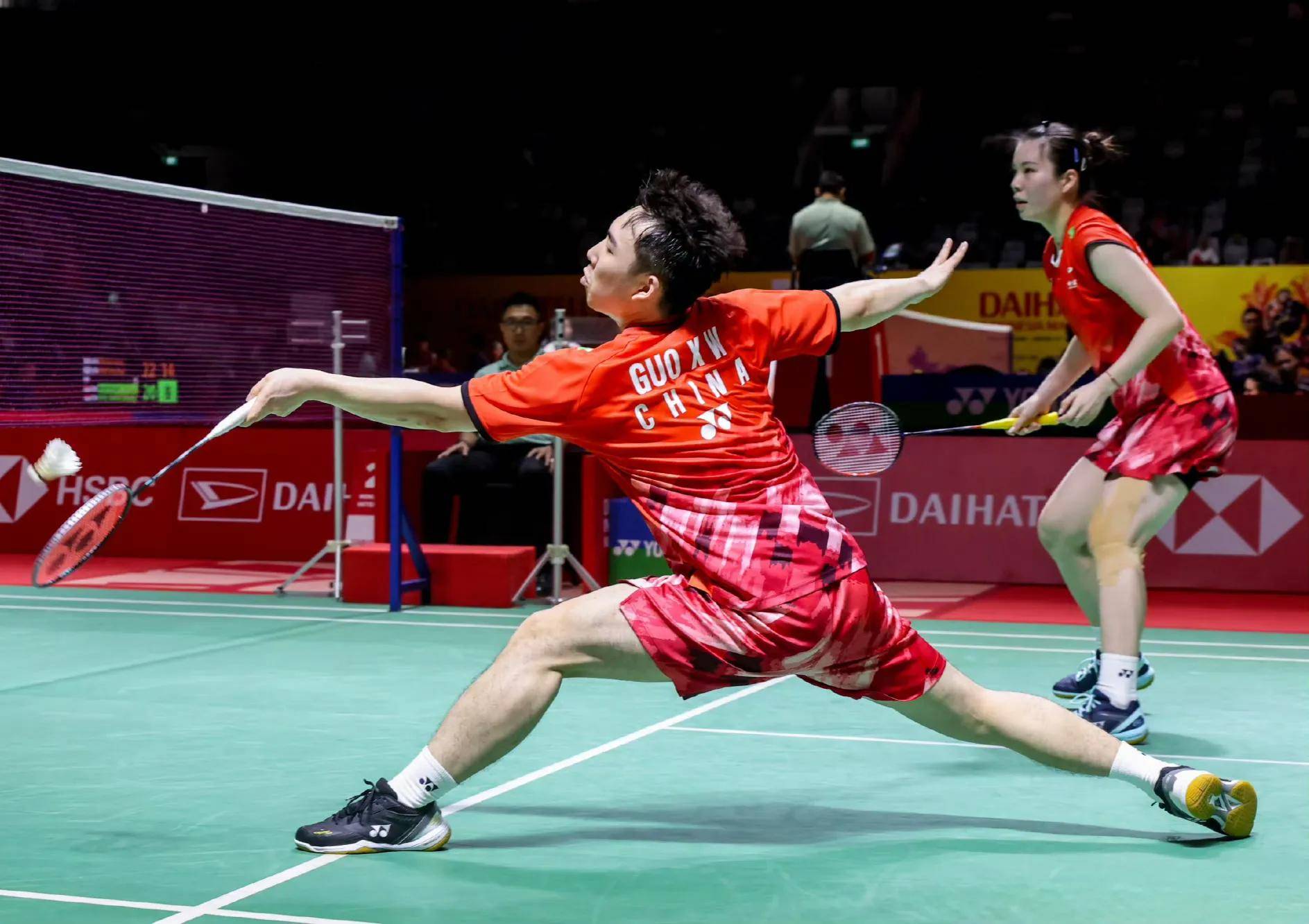 前锋伊萨克 前锋伊萨克