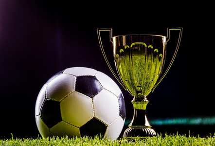 数据本身不 数据本身不